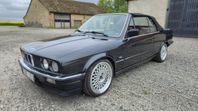 BMW E30 320 i Convertible