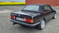 BMW E30 320 i Convertible