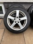 Nya gummidäck och Begagn fälg med däck. Mercedes B180 2012