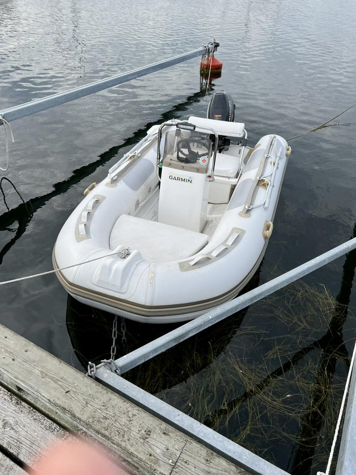 RIB-båt 330 cm med Suzuki DF1...