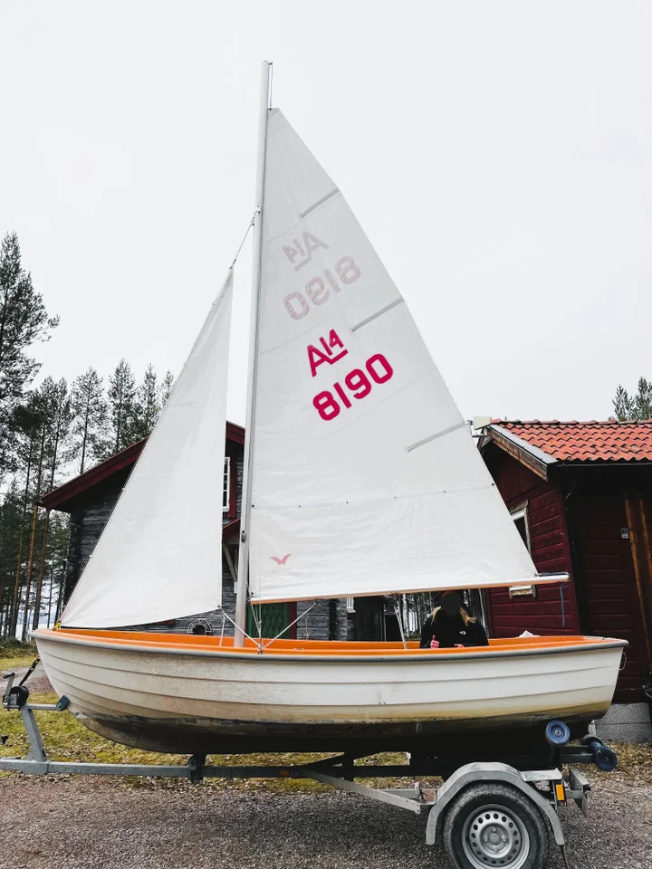 Askeladden 14 segelkombi med nyare motor och trailer image