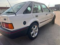 Ford Escort 5-dörrars Halvkombi 1.6 i