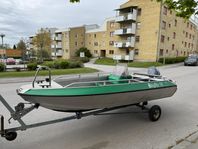 Buster M Yamaha 40hk samt trailer - 2002