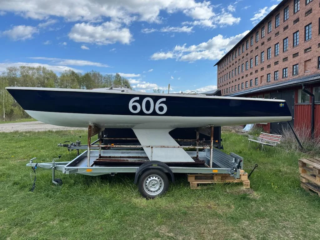 606 Monark image