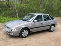 Ford Escort 5-dörrars 1.6 CLX