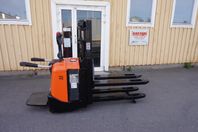 Truck Staplare  BT   1000 kg / 1,8 m. Initial-lyft