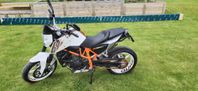 KTM Duke 690