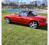 Säljer nu vår FINA Mazda MX-5 1.6 - 1991