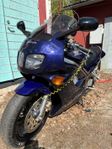 HONDA VFR 750 F RC36      (TJEJ EXTRA LÅG + VÄSKOR)