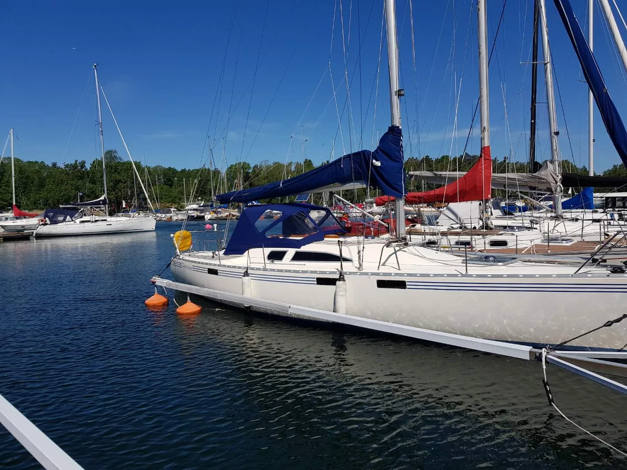 Segelbåt DIVA 39 Uthyres i Stockholms skärgård image