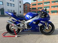 Yamaha R1 1999 