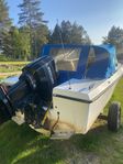 Båt 5,3 m Daycruiser med trailer och 70 hk Mercury
