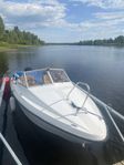 Båt 5,3 m Daycruiser med trailer och 70 hk Mercury