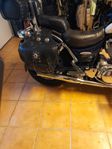 suzuki intruder 1400 vs