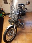 suzuki intruder 1400 vs