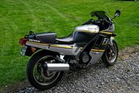 Yamaha FZ 750