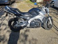 Suzuki GSR600