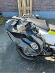 Originalväskor Husqvarna Norden 901 med rack.