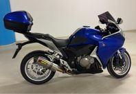 Honda VFR1200f med låga mil