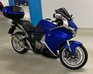 Honda VFR1200f med låga mil