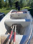 Ryds triss 380 inkl trailer och motor.