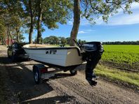 Uttern 5300 med Evinrude 30hk 2011 + Tiki BT-700 - toppskick
