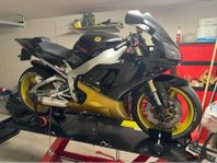 Yamaha R1