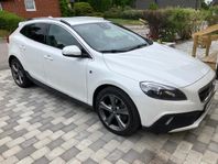 Volvo V40 Cross Country D4 Geartronic Momentum, Ocean Race