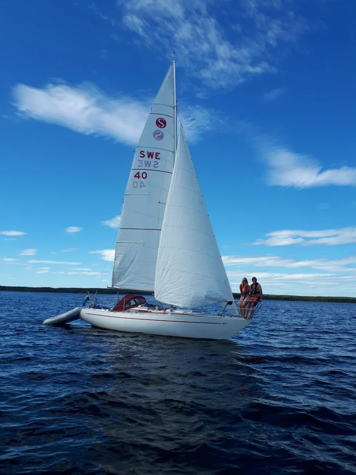 Seniorita Helmsman image