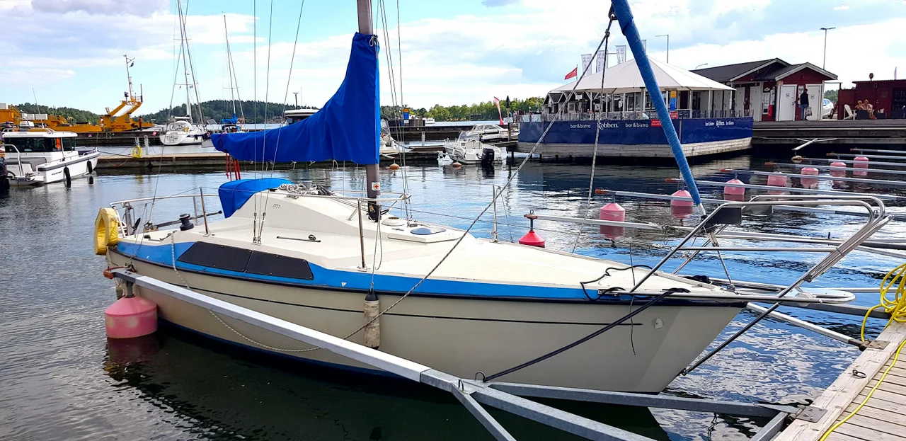 Lättseglad Maxi 77 uthyres image