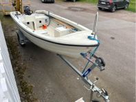 Cresent 434 med 20 hkr Yamaha och Tiki trailer B131