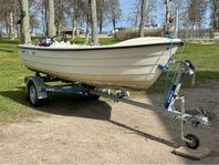 Cresent 434 med 20 hkr Yamaha och Tiki trailer B131