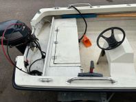 Cresent 434 med 20 hkr Yamaha och Tiki trailer B131