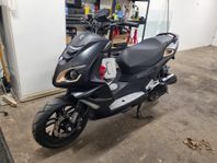 Peugeot Speedfighter 4 2017 klass 1 4-takt