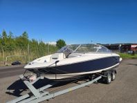 Regal 1900 - Rymlig och sportig bowrider