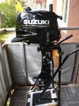 Suzuki 6 hk i nyskick med original separattank.