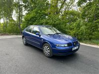 Seat Leon lågmil , få ägare , dragkrok 101 hk