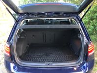 Volkswagen E-Golf med pluspaket och Active Info Display.