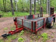 Maskintrailer maskinsläp maskintransport kärra