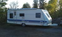 Hobby 560 KMFE de luxe barnkammarvagn 