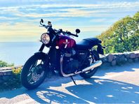 Triumph Street twin 900