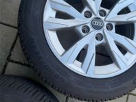 Fyra Äkta audifälgar med goodyear ultra grip däck