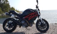 Ducati Monster 796 - Pedantskött lågmilare