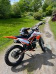 Fyrtakt 250 cc cross Defender
