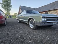 Buick Electra 225 4-dörrars HT V8 Super Turbine