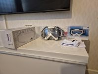 
BMW MC-tillbehör – GS Pro goggles & original batteriladdare