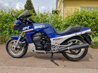 Kawasaki GPZ 900R