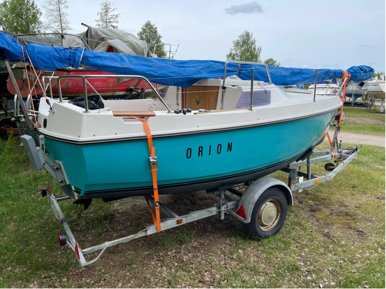 Motorseglare med 80-trailer, Suzuki 6hk image