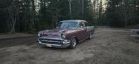 Chevrolet 1957 One-Fifty 2-dörrars stolpe