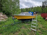 Liten motorbåt